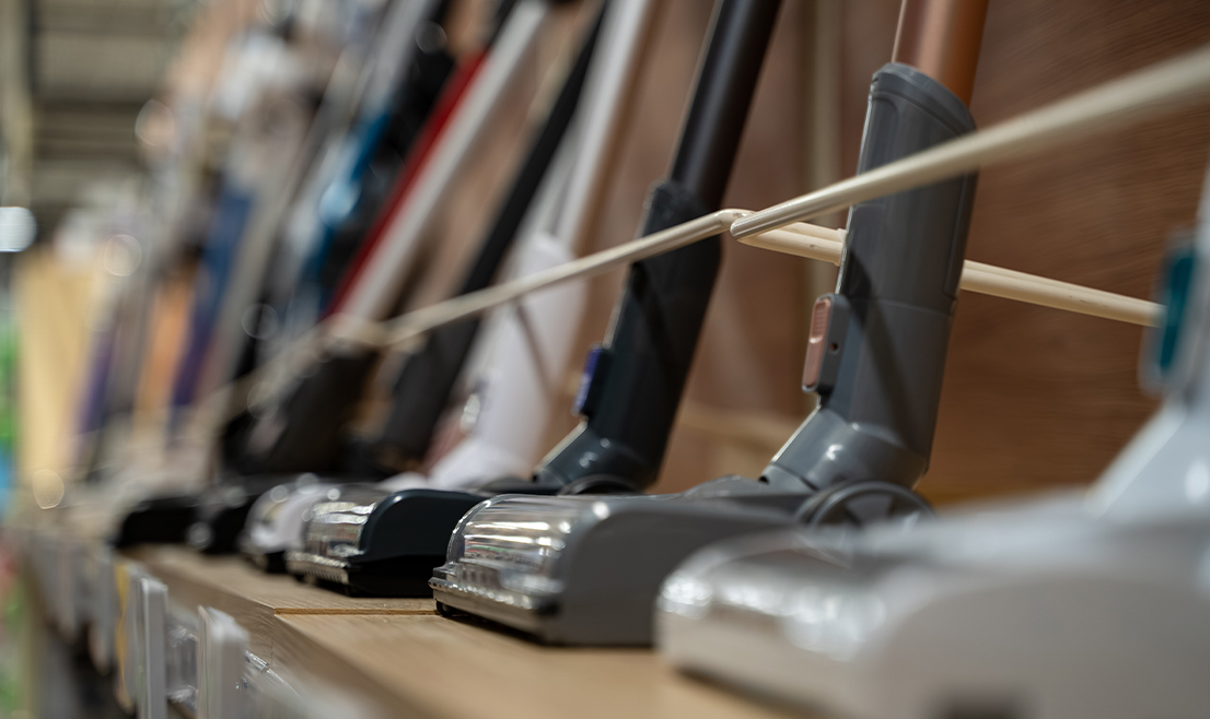 Ηλεκτρικές σκούπες, Σκούπες Stick ή Σκούπες Ρομπότ: τι ταιριάζει στον χώρο σας;